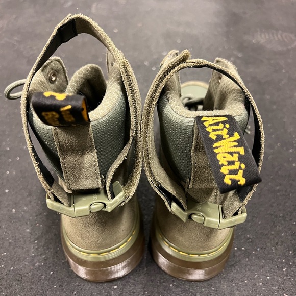 Dr. Martens Combs Tech Casual Boots Olive Green Sz. 9 - Picture 4 of 6